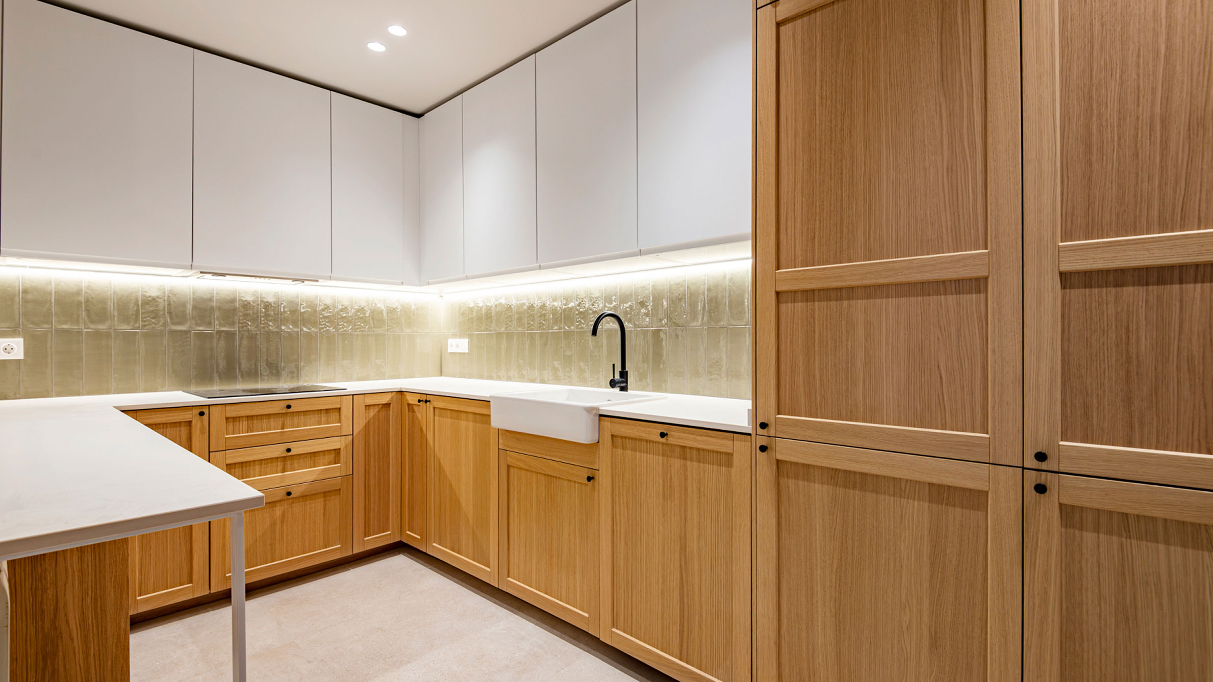 Flat on Carrer dels Escudellers Blancs, 130 m2